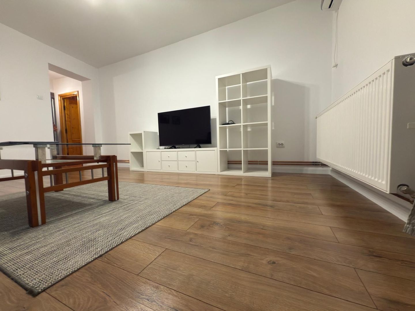 APARTAMENT DE VANZARE! VIS PE BULEVARDUL CASTANILOR! - Poză 3