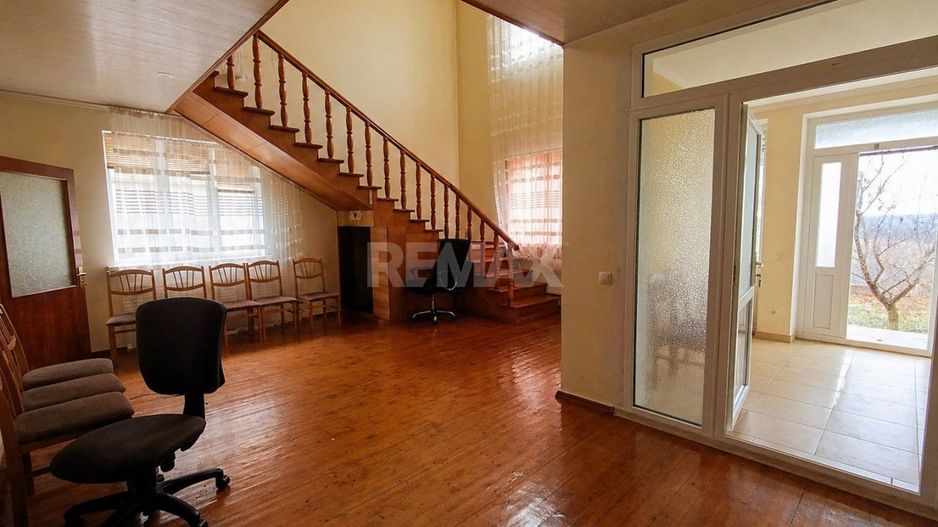 Casă + teren 7,48 ari și garaj – Drochia | 178 m² | 55.000 € - Poză 11