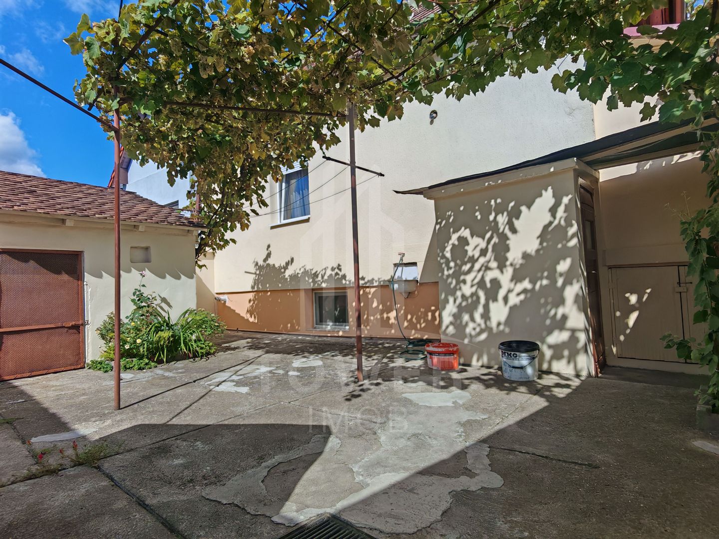 Casă individuală cu 3 camere, curte , în Sibiu, zona Lupeni - Poză 18