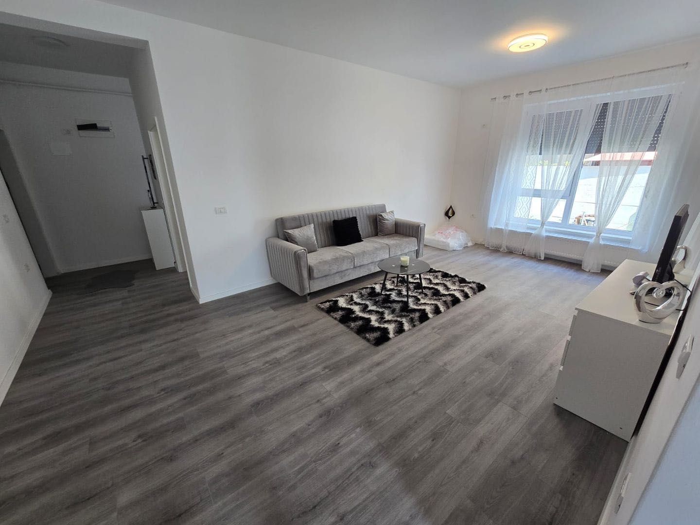 Giroc-UM | 2 Camere | Gradina | Prima inchiriere - Poză 1