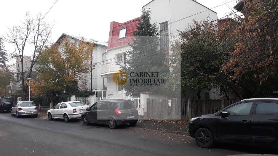 Vilă Exclusivistă în Domenii – Cartier Elegant și Liniștit - Poză 2