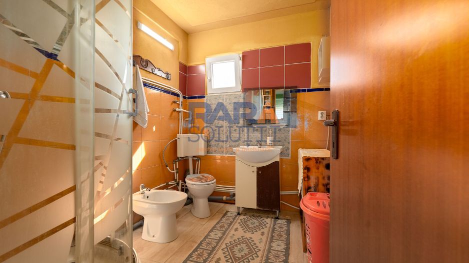 Vilă din cărămidă cu 4 dormitoare și 3 băi - Poză 12