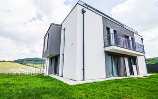 Casa de tip Duplex cu Panorama in Floresti. - Poză 1