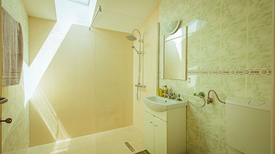 Exclusivitate - Sanpetru, casa cu priveliște deosebită - Poză 8