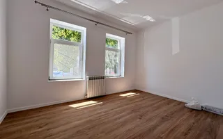Casă renovată 2026, curte și 4 locuri de parcare, Casa de Cultura - Poză 12