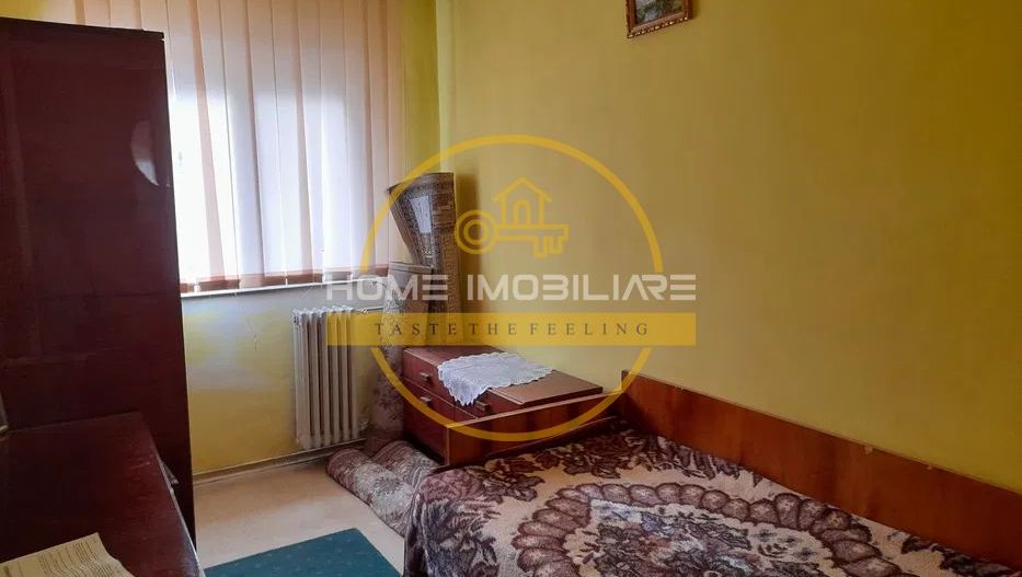 Etaj 1,Apartament 3 camere,bloc din 1980 ,zona Alexandru cel bun - Poză 3