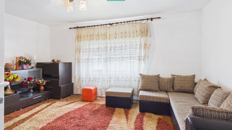 2 case separate + curte 1400 mp – Zona Dâmbovița - Poză 2