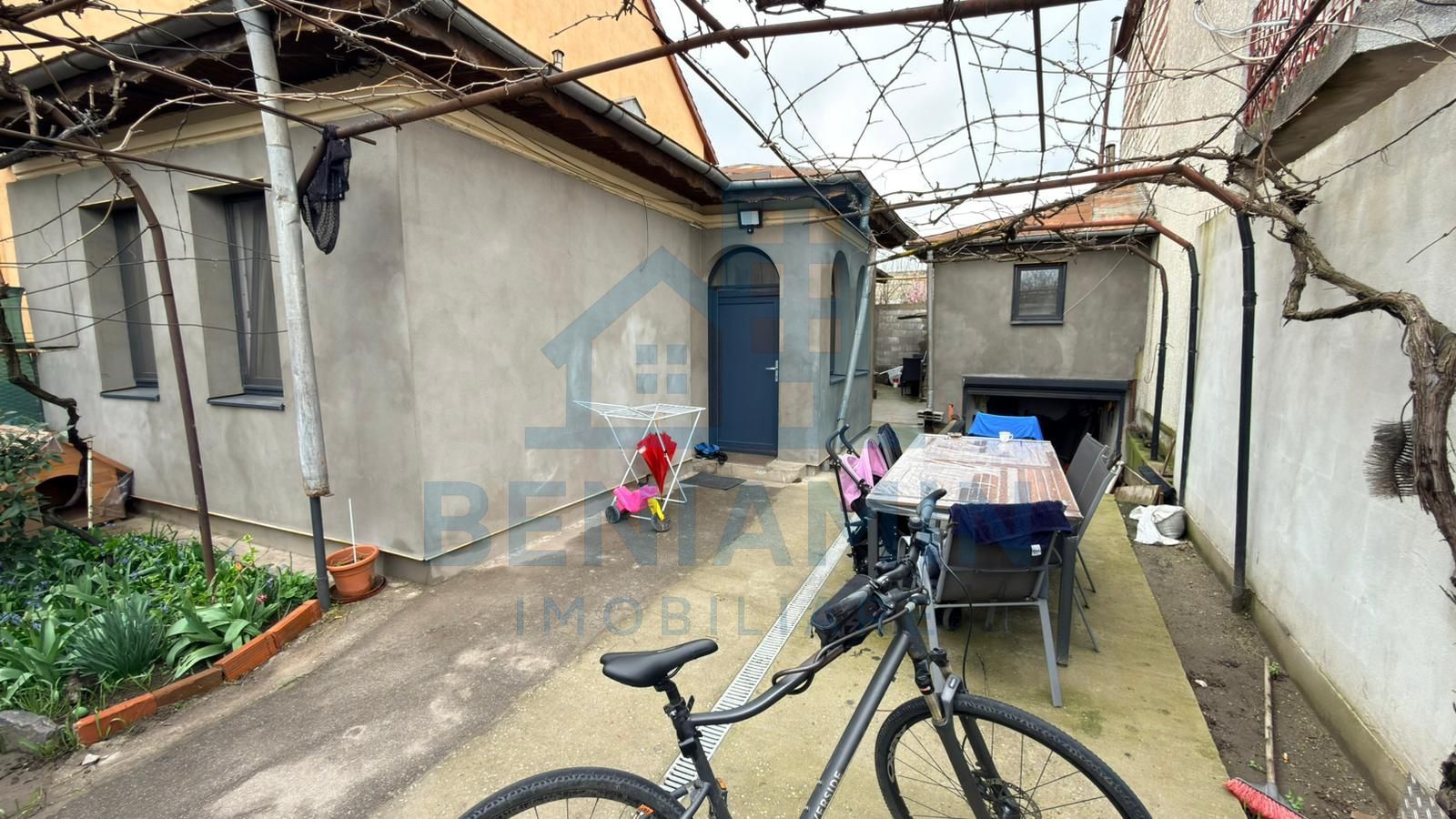 Casa + garsoniera-in-curte-langa-parc-ideal-locuinta-si-investitie - Poză 1