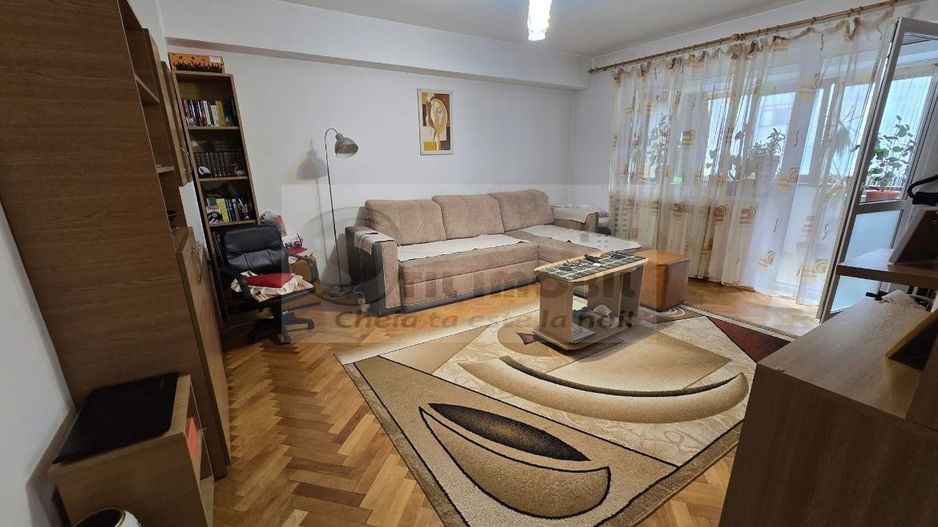 Apartament decomandat, 2 camere, etaj 2/10 - Frumoasa ! - Poză 1