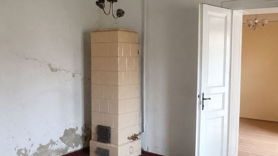 Casă de vânzare cu teren generos în Valea lui Mihai - Poză 4