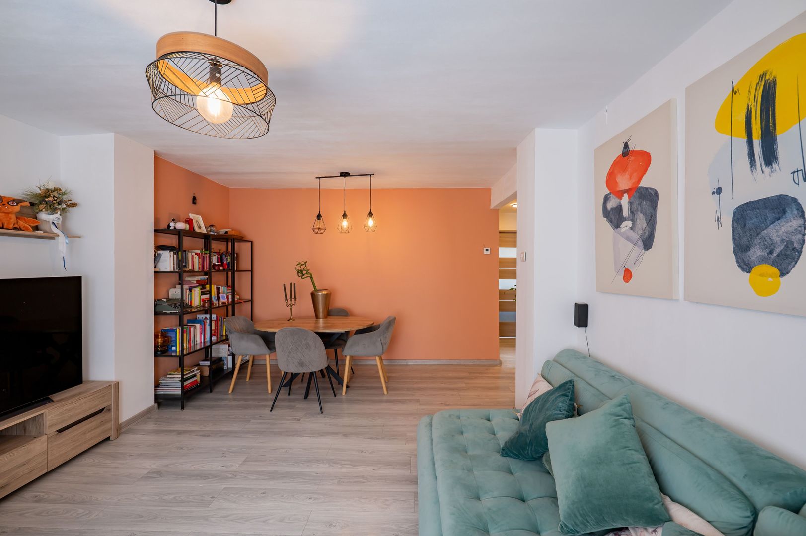 3 camere | Faleză Nord | 160 m de plajă | 75 mp utili - Poză 2