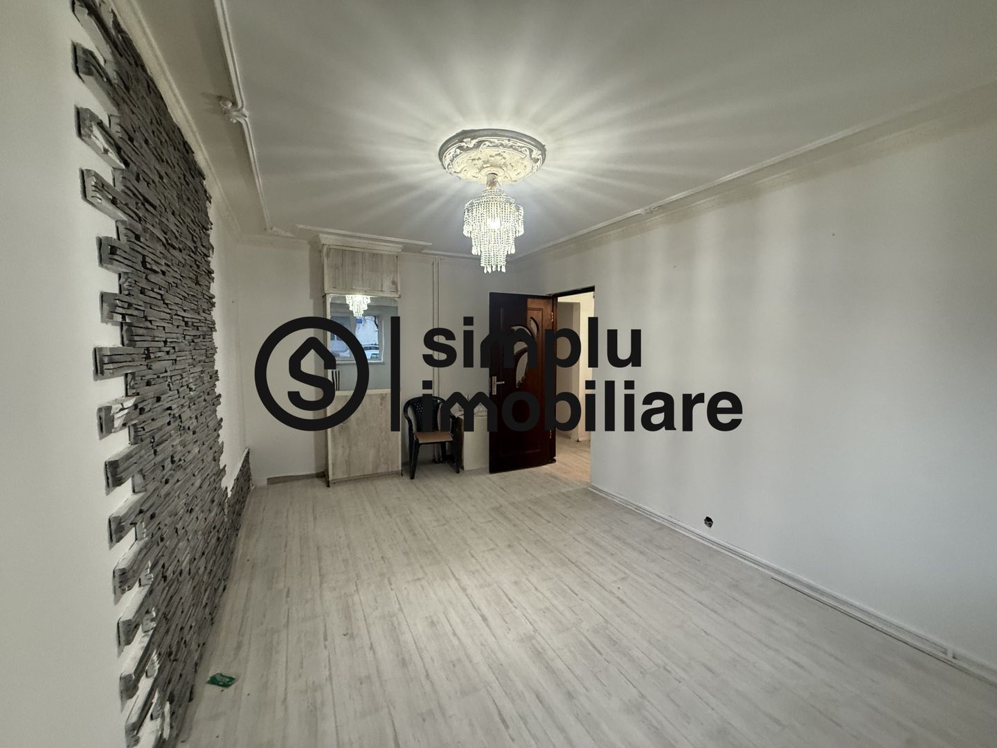 4 decomandate, parter, bilateral, Valea Rosie - 130 000 Euro - Poză 2