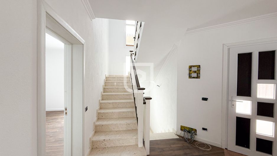 Casă S+P+E, 320 mp utili, teren 2.650 mp – zona Aurel Vlaicu, Suceava - Poză 3