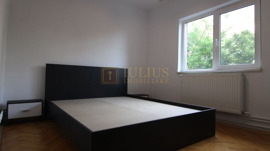 Apartament spatios, 3 camere, centrala proprie - Poză 9