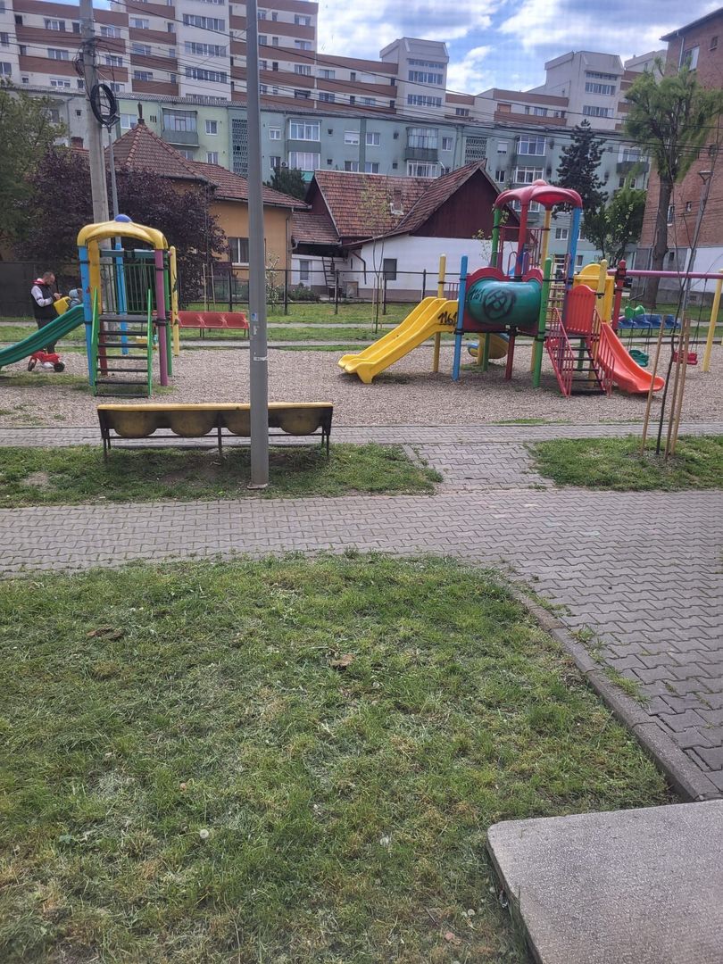 APARTAMENT CU 2 CAMERE DE INCHIRIAT IN ZONA ARNSBERG LA 310EURO - Poză 7