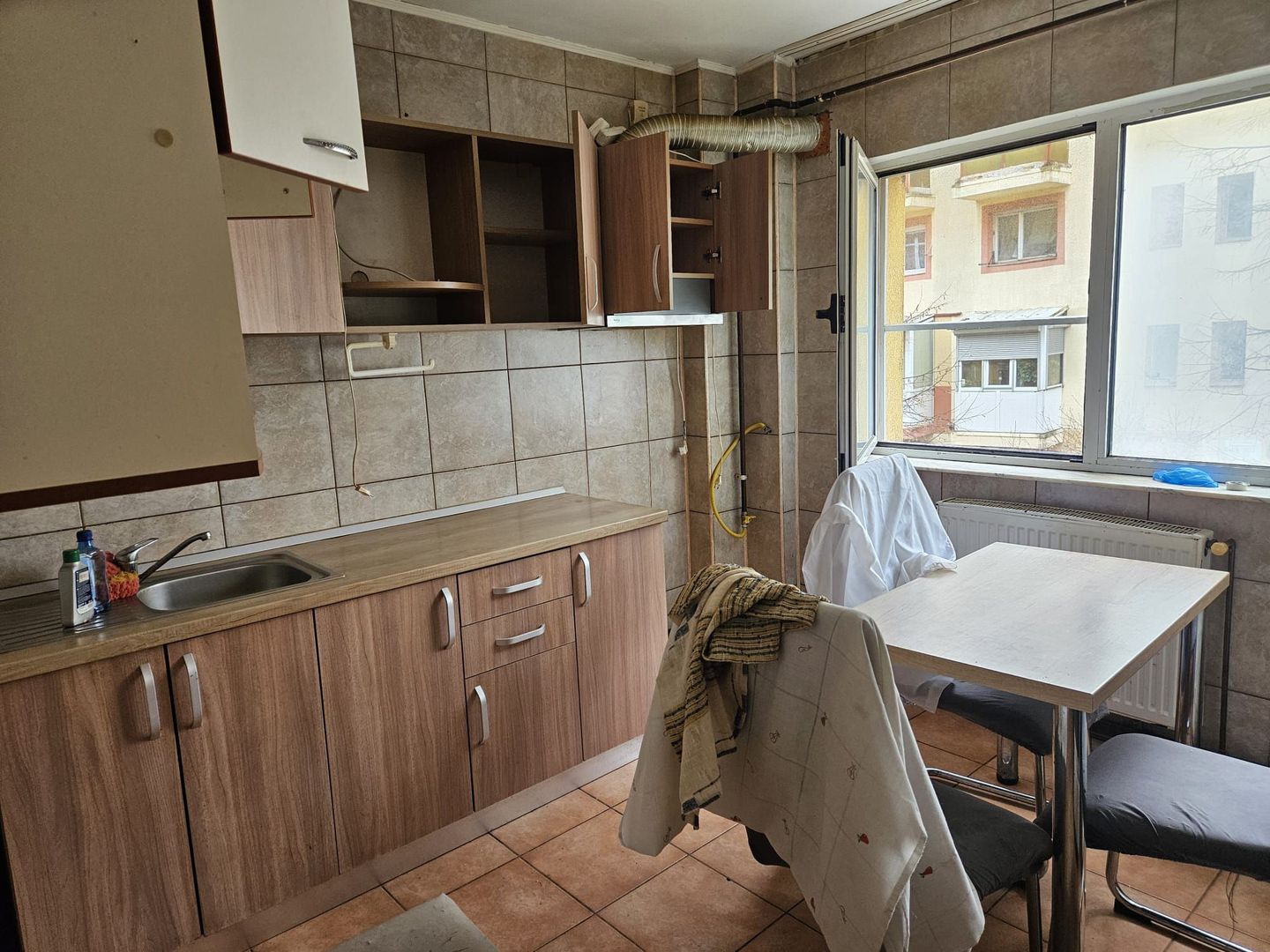 Inchiriere apartament 2 camere, Gavana zona Piata, stradal - Poză 9