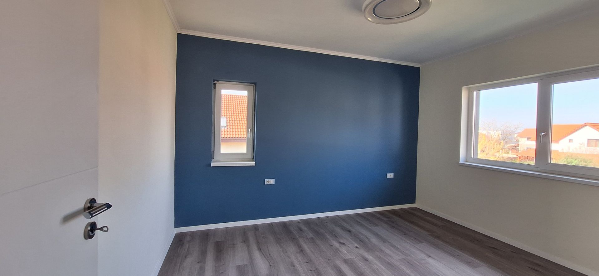 Duplex superb despartit prin garaj - Poză 27