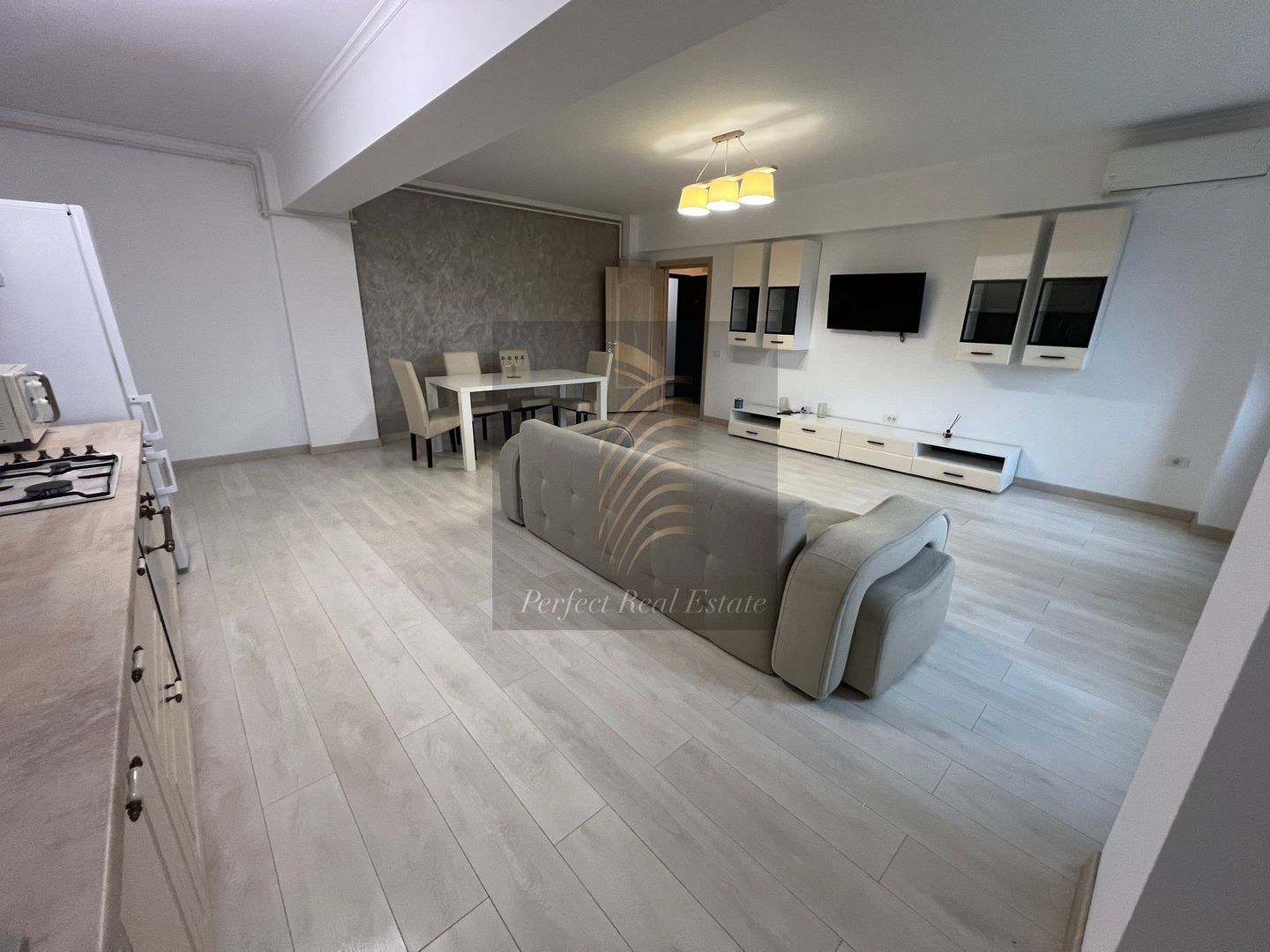 FALEZA NORD 2 CAMERE DE INCHIRIAT - Poză 1