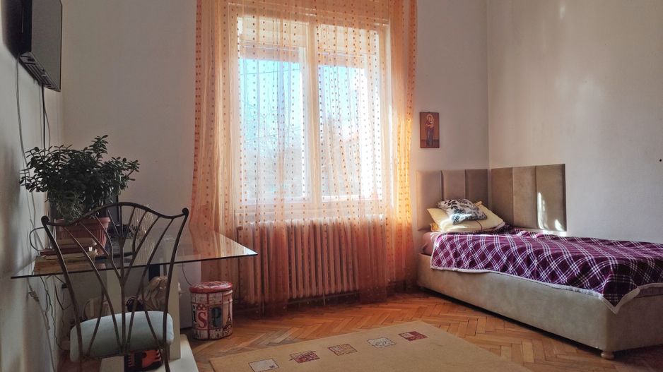 Casa cu 4 camere de vanzare in zona centrala – Louis Pasteur, Oradea - Poză 8