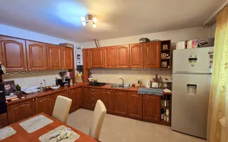 Casa de vanzare cu teren mare pe Ady Endre Aradul nou - Poză 22