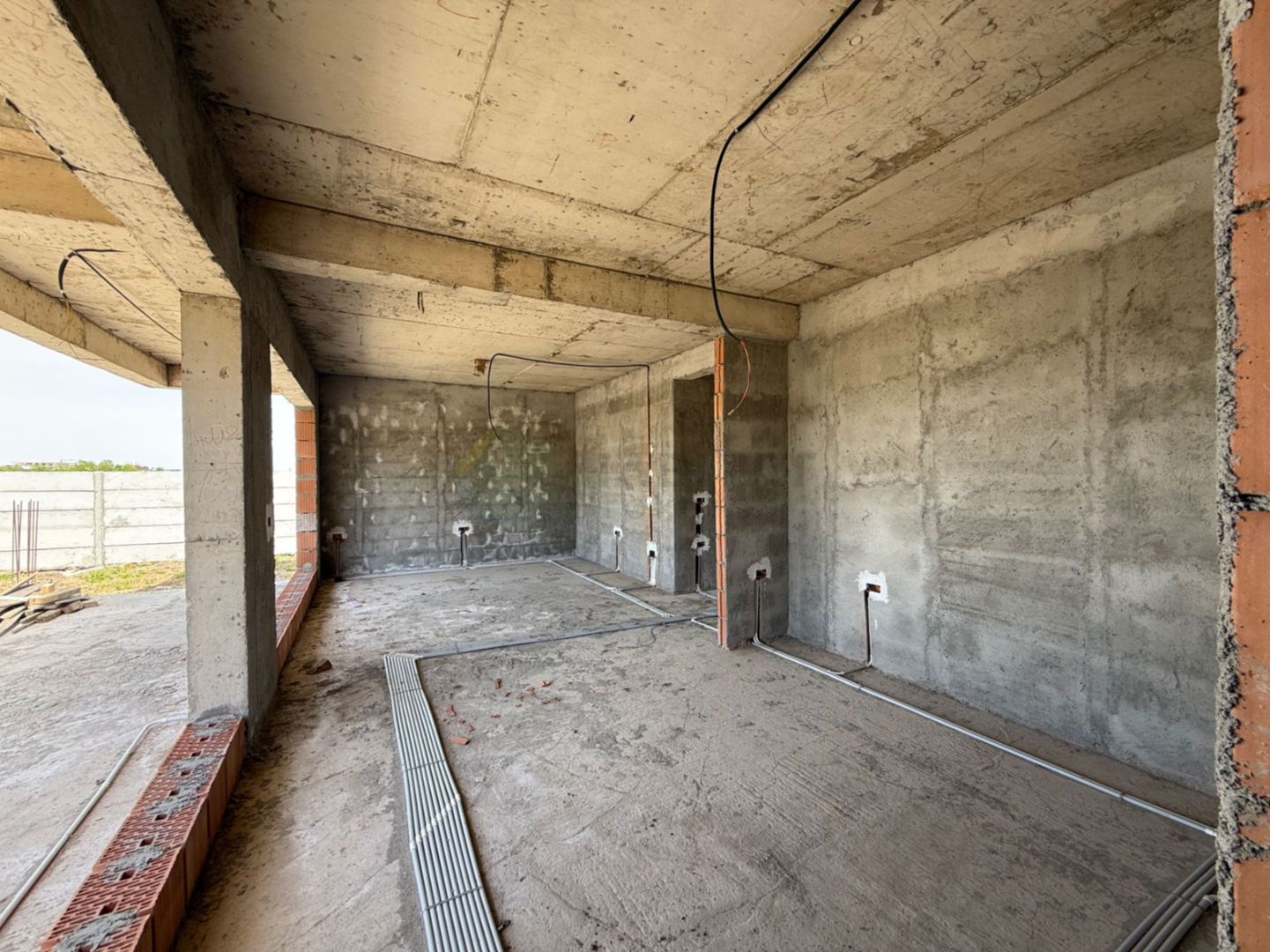 Eleganță și natură: vilă urbană exclusivistă în Tunari - Poză 9