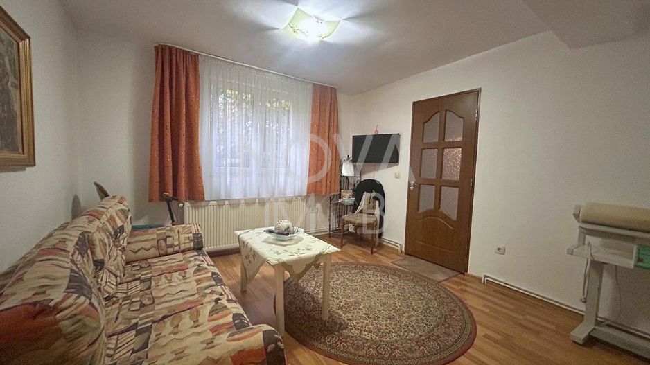 Casa de vanzare 200 mp cu spatiu comercial la parter, strada Lunga - Poză 5