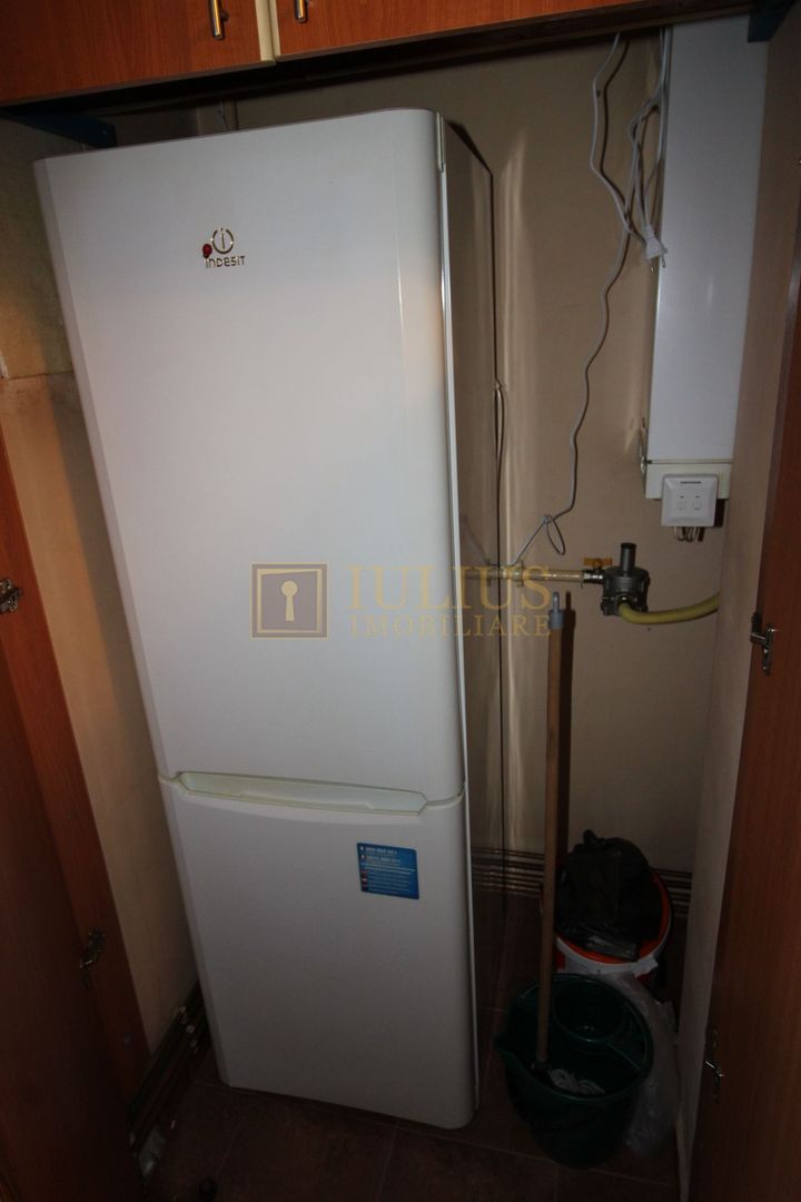 3 camere, 2 bai, centrala proprie, la 7 minute de Spitalul Judetean - Poză 12