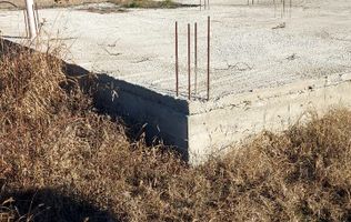 Teren  - fundație și utilități, 1000 mp – 38000 E