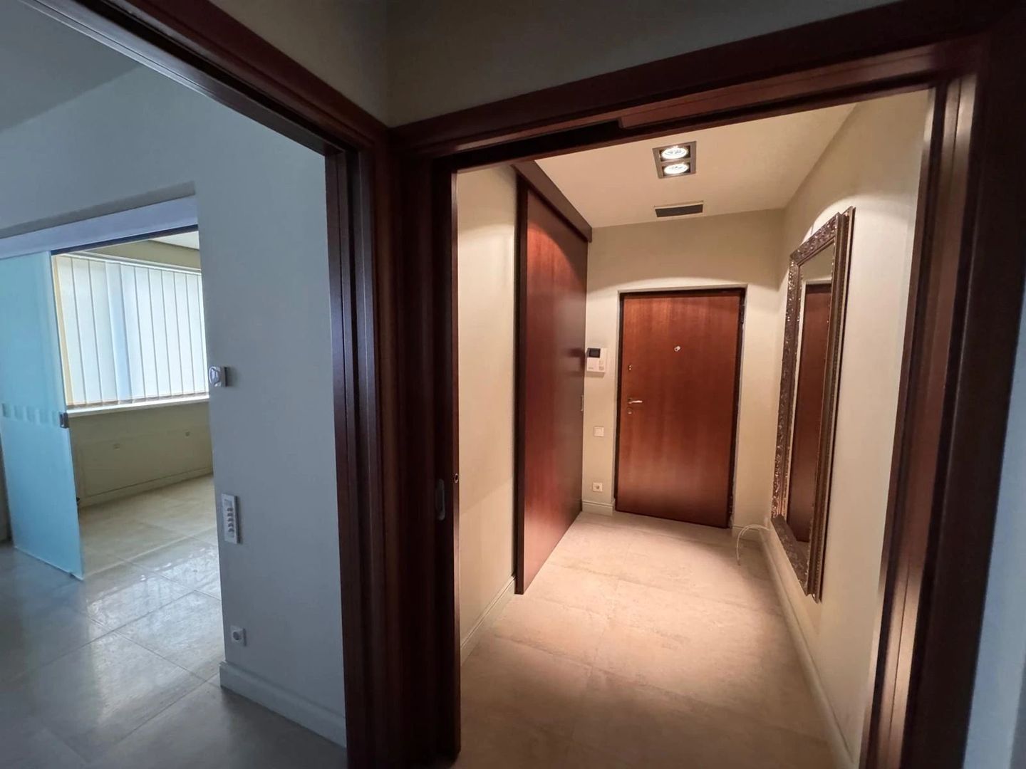 Apartament cu 3 camere de vânzare în Central, Suceava - Poză 1