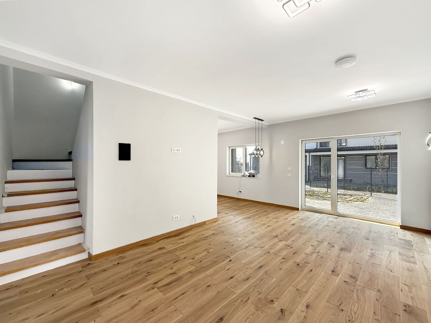 Dezvoltator - Case Premium într-un Cartier Privat. - Poză 2