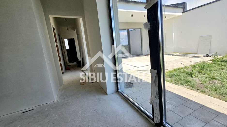 Casa pe parter, cu priveliste panoramica partial finisata - Poză 10