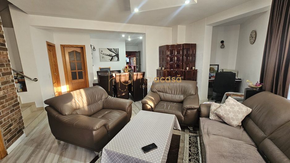 Casă / Vilă cu 8 camere de vânzare în Manastur, Cluj-Napoca - Poză 33