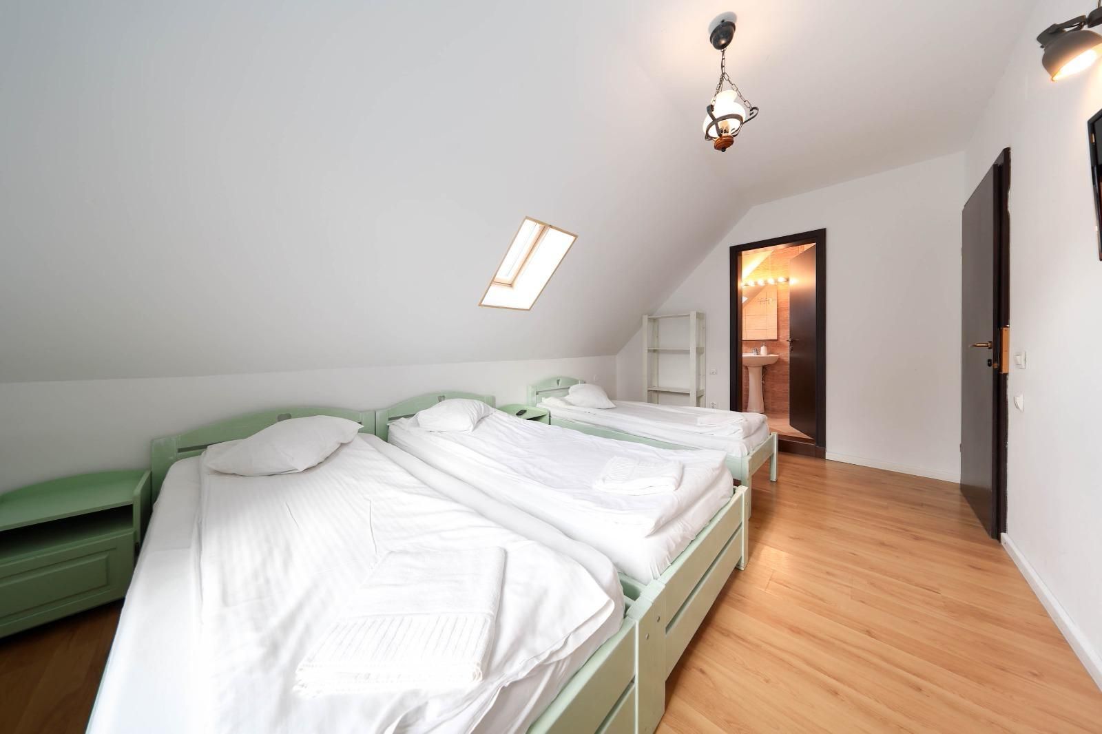 Vilă spațioasă de vânzare în Predeluț, Bran | 2000mp - Poză 37