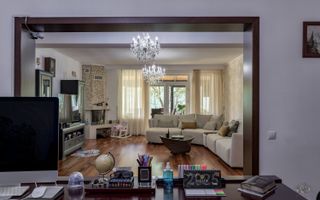 Vilă renovată P+1+M  | Foișor vitrat, grădină și jacuzzi - Poză 4