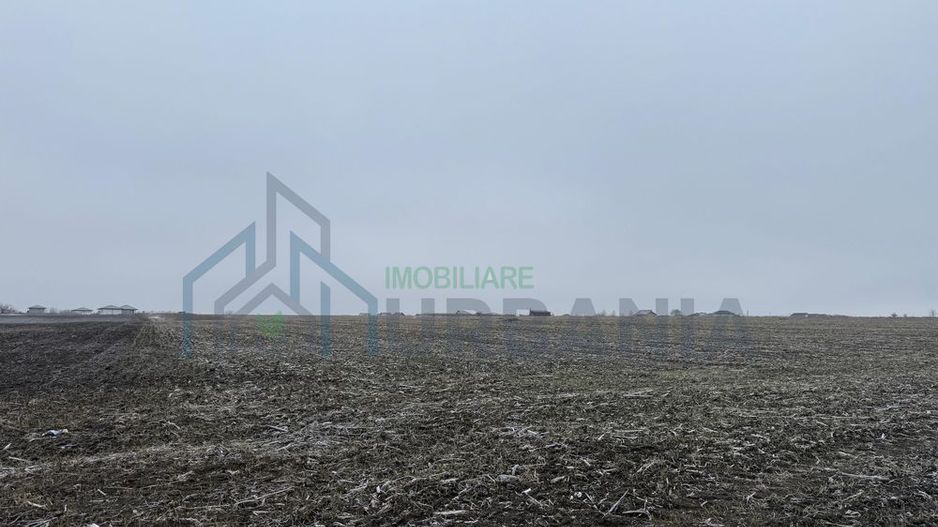 De vanzare teren Miroslava - Poză 3