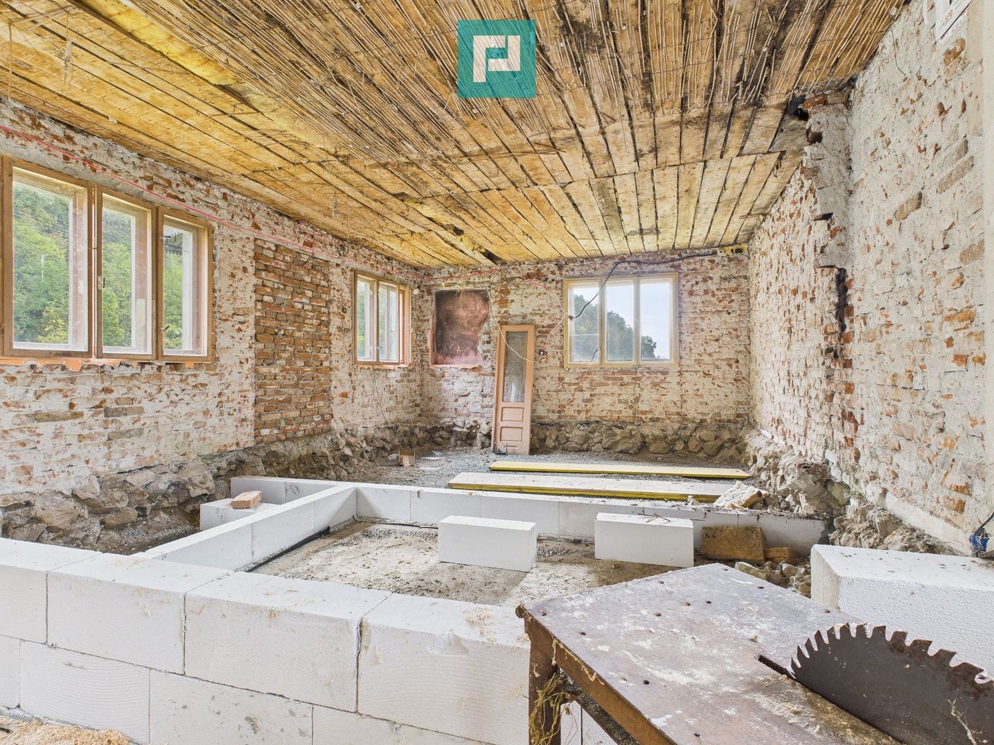 Casă cu teren generos Vărădia de Mureș - Stejar - Poză 32