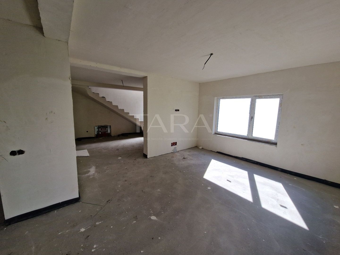 Duplex modern, 4 camere, Florești, central și acces facil. - Poză 1