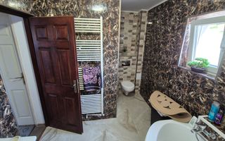 Vand casa 8 camere, 5 bai, 2 garaje, teliucul inferior, teren 1767 mp - Poză 7