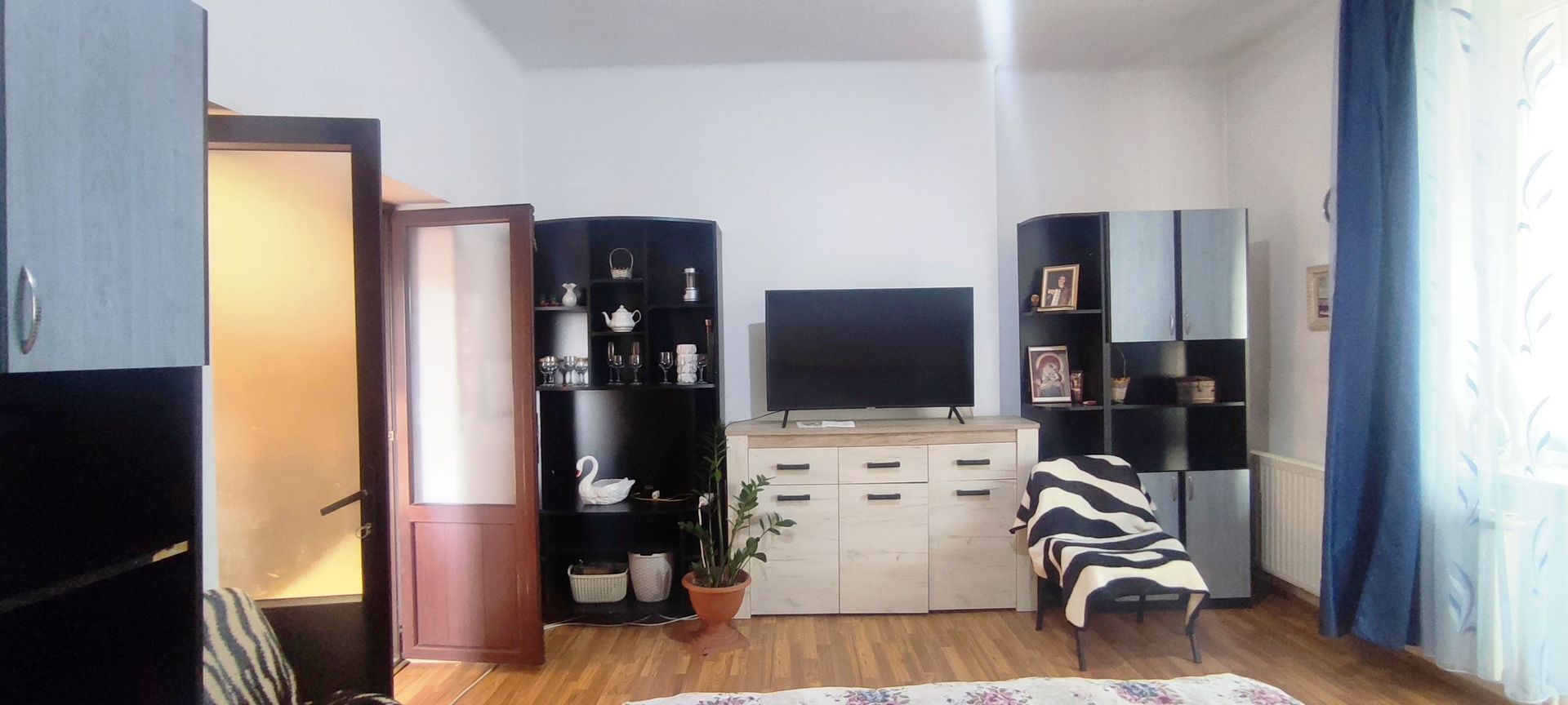 Apartament cu 3 camere in Craiter - Poză 1