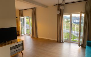 Casa moderna,de inchiriat,cu 4 camere, 3 bai-prima inchiriere Cisnadie - Poză 2