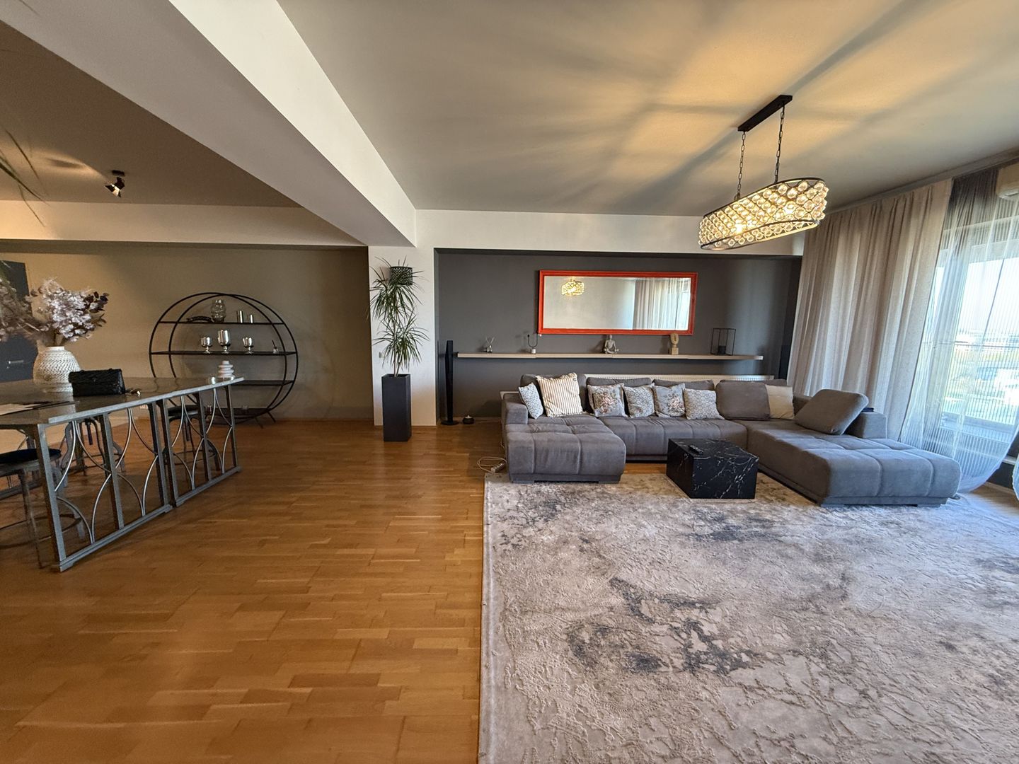 Refugiu Urban cu Lumină Naturală și Eleganță în Inima Pipera - Poză 5