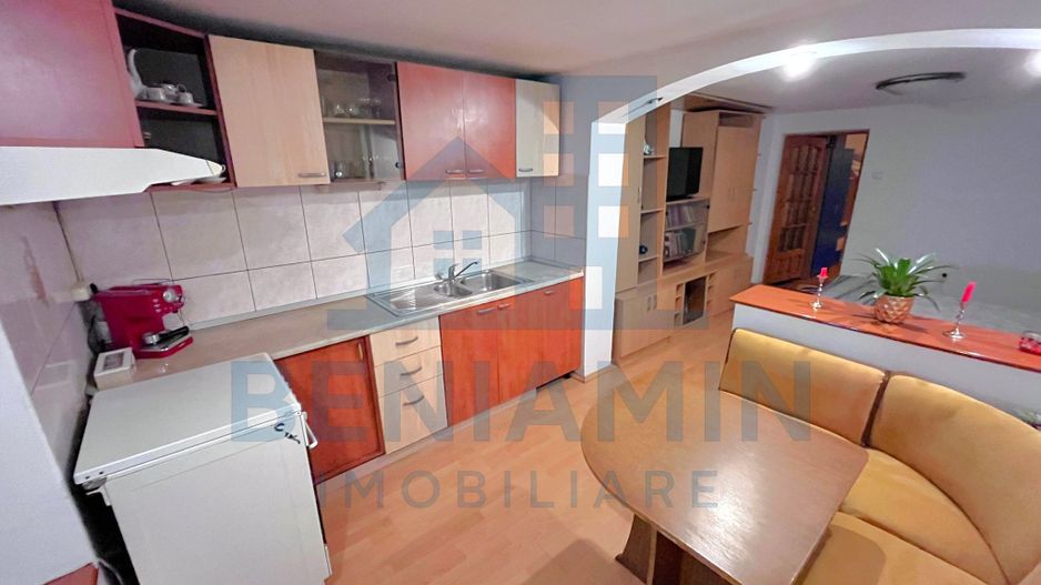 Casa de inchiriat Raului intersectie Campia Islaz -loc de parcare - Poză 1