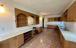 Pensiune cu potențial deosebit, vedere spectaculoasă spre Piatra Craiului - Poză 13