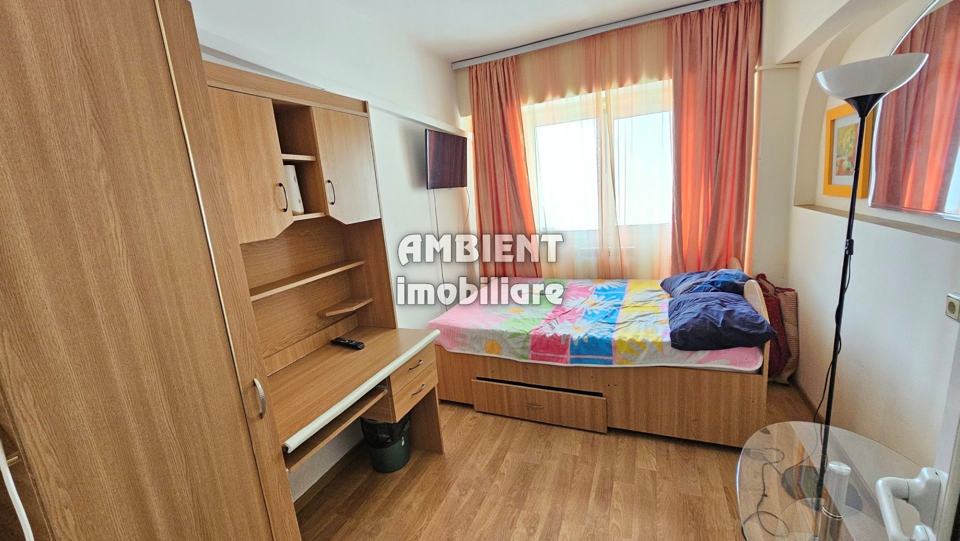Apartament cu 4 camere, etaj 2, mobilat și utilat, zona TRAIAN; - Poză 11