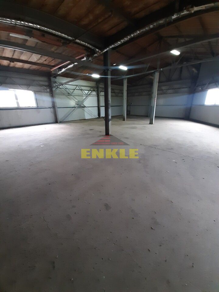 Hala 280 mp + apartament cu 4 camere la etaj /150 mp/ Zona Industriala - Poză 8