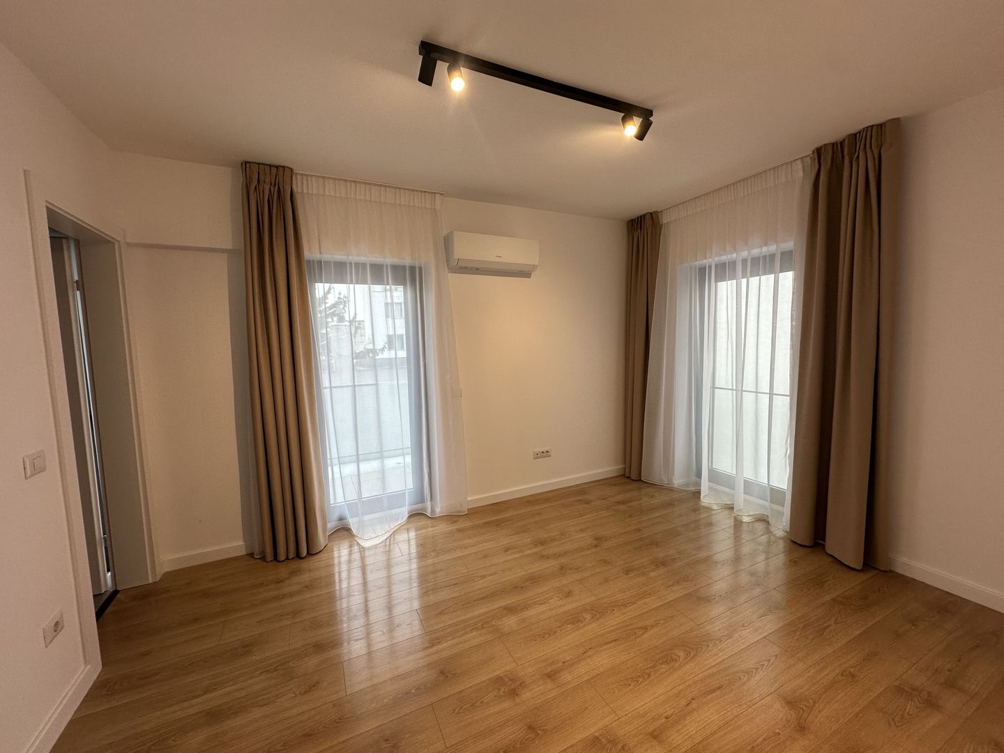 Apartament 3 camere de inchiriat Victoriei - Poză 4