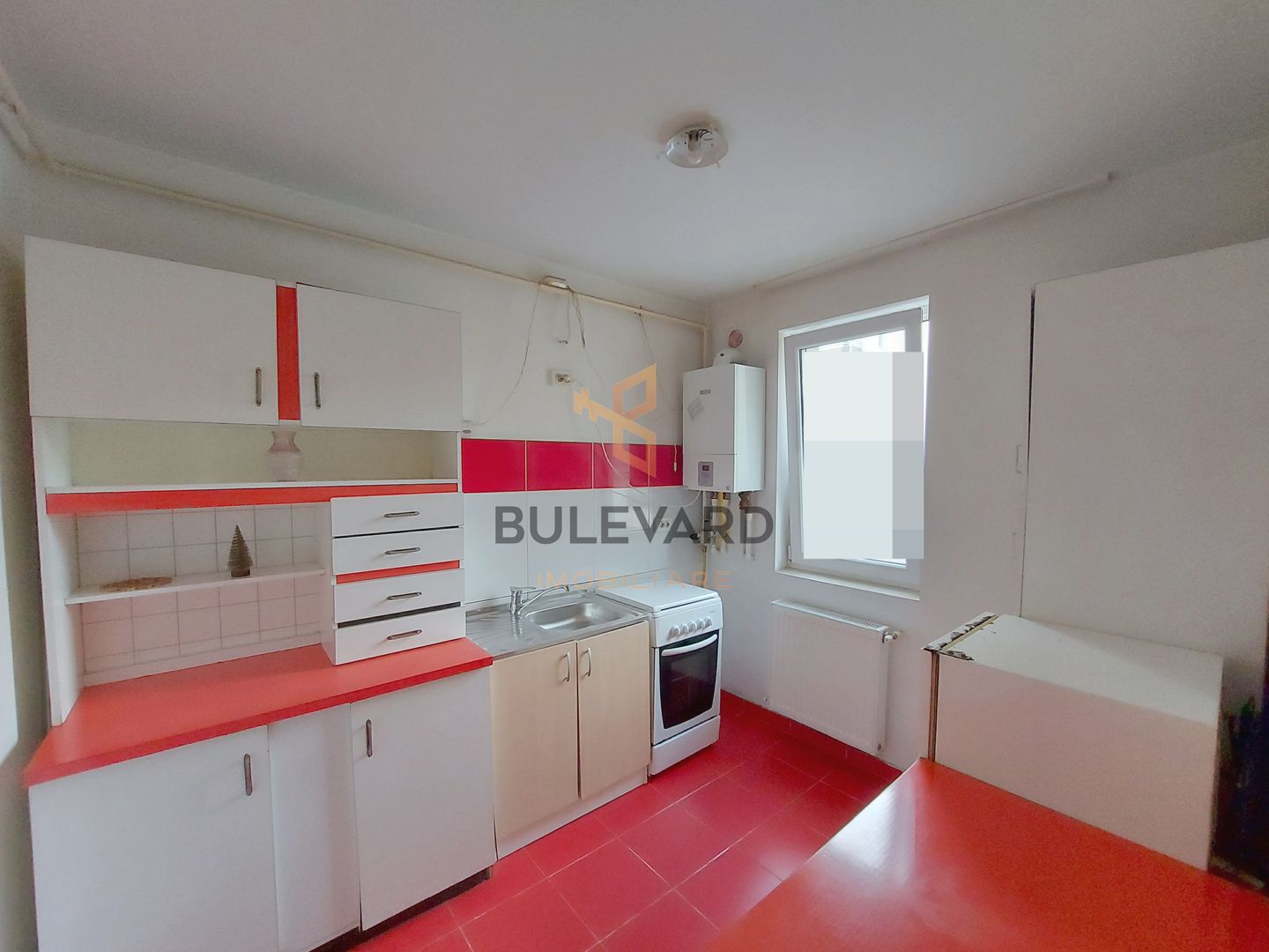 Apartament cu o camera+parcare, zona Eroilor! - Poză 1