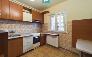 Apartament cu 3 camere în Zona 300 - Poză 4