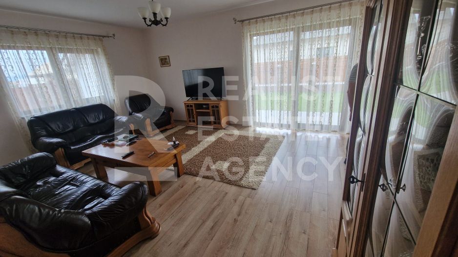 Casă de Vânzare în Tarlungeni, Cartier Izvor Brașov - Poză 6