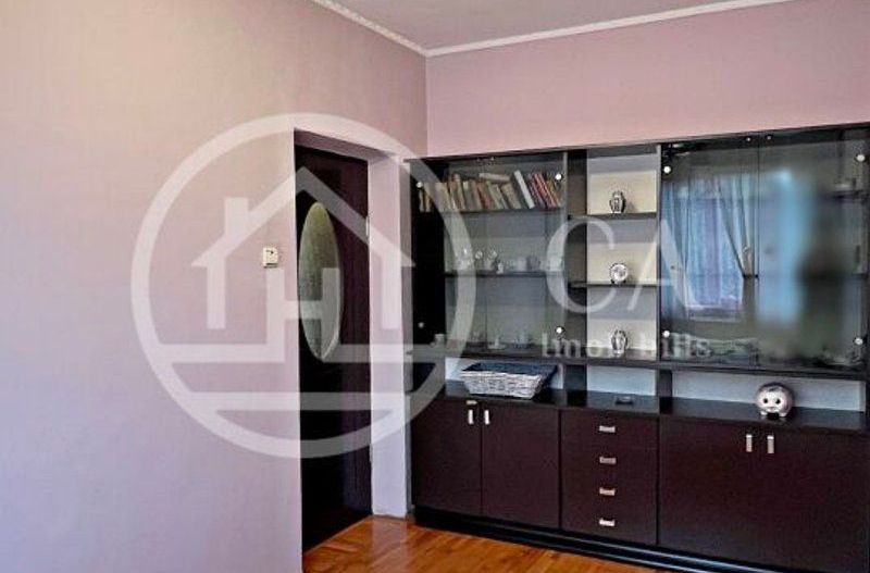 Apartament cu 3 camere de vanzare in zona Rogerius Oradea - Poză 10